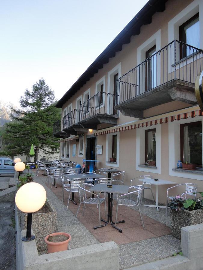 Ristorante Garni Lavizzara 호텔 Sornico 외부 사진