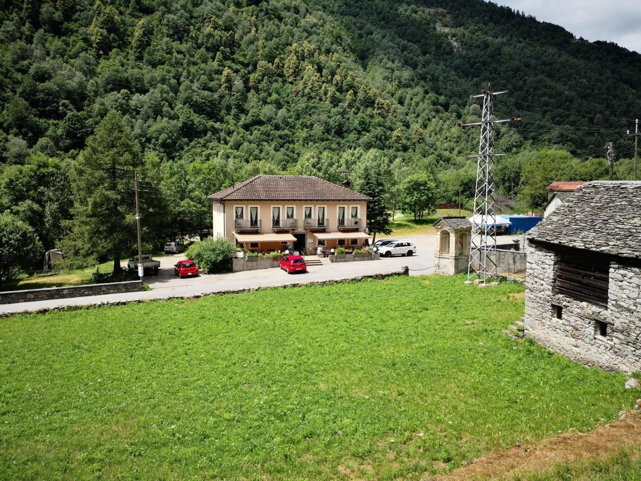 Ristorante Garni Lavizzara 호텔 Sornico 외부 사진